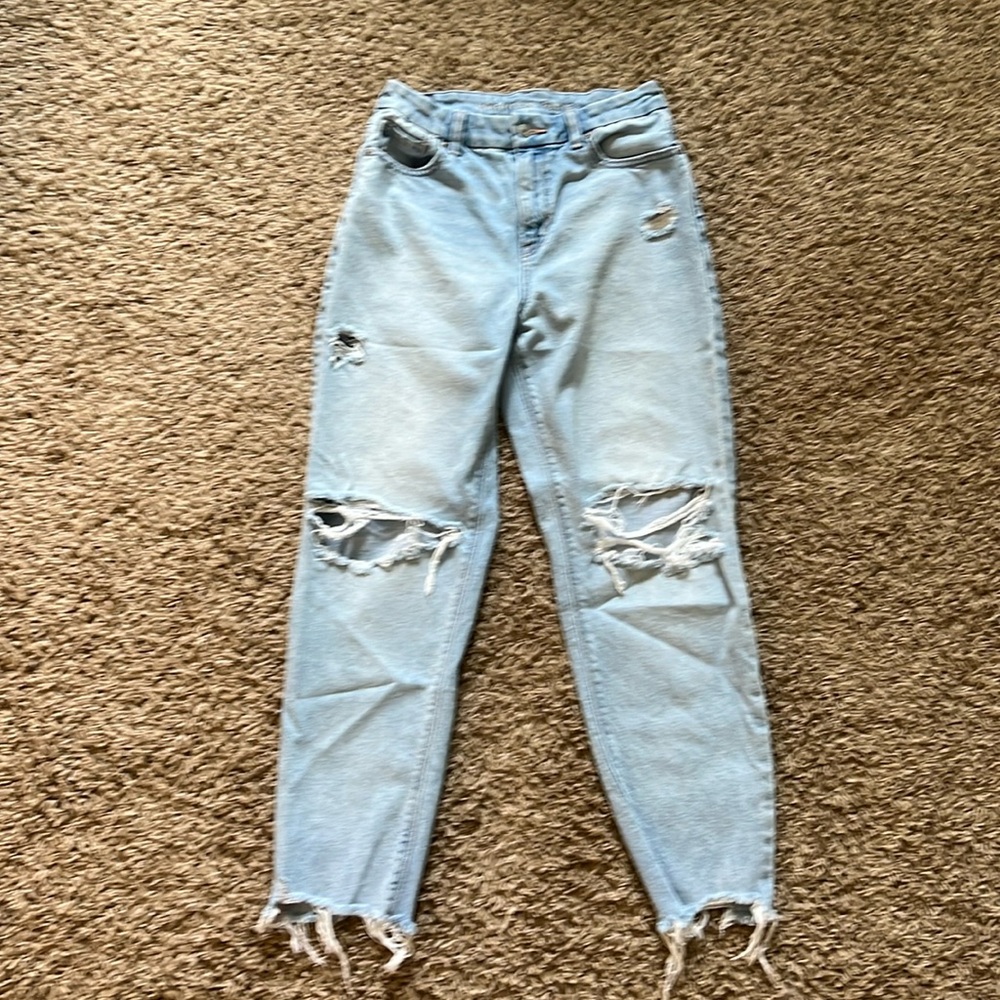 American Eagle curvy “striged” distressed jeans
